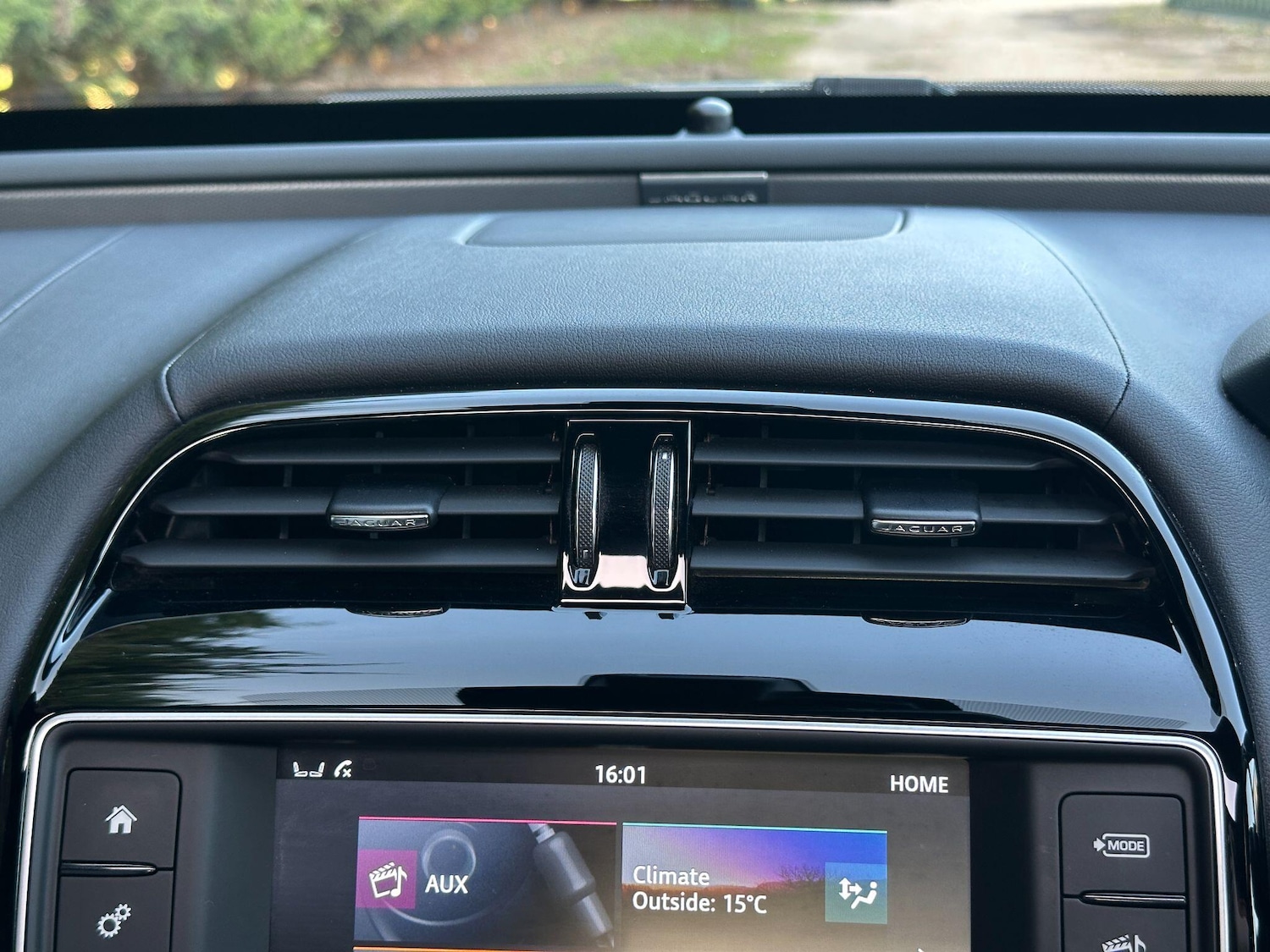 Used Jaguar XE 2016 for sale - 77671758: Photo 27