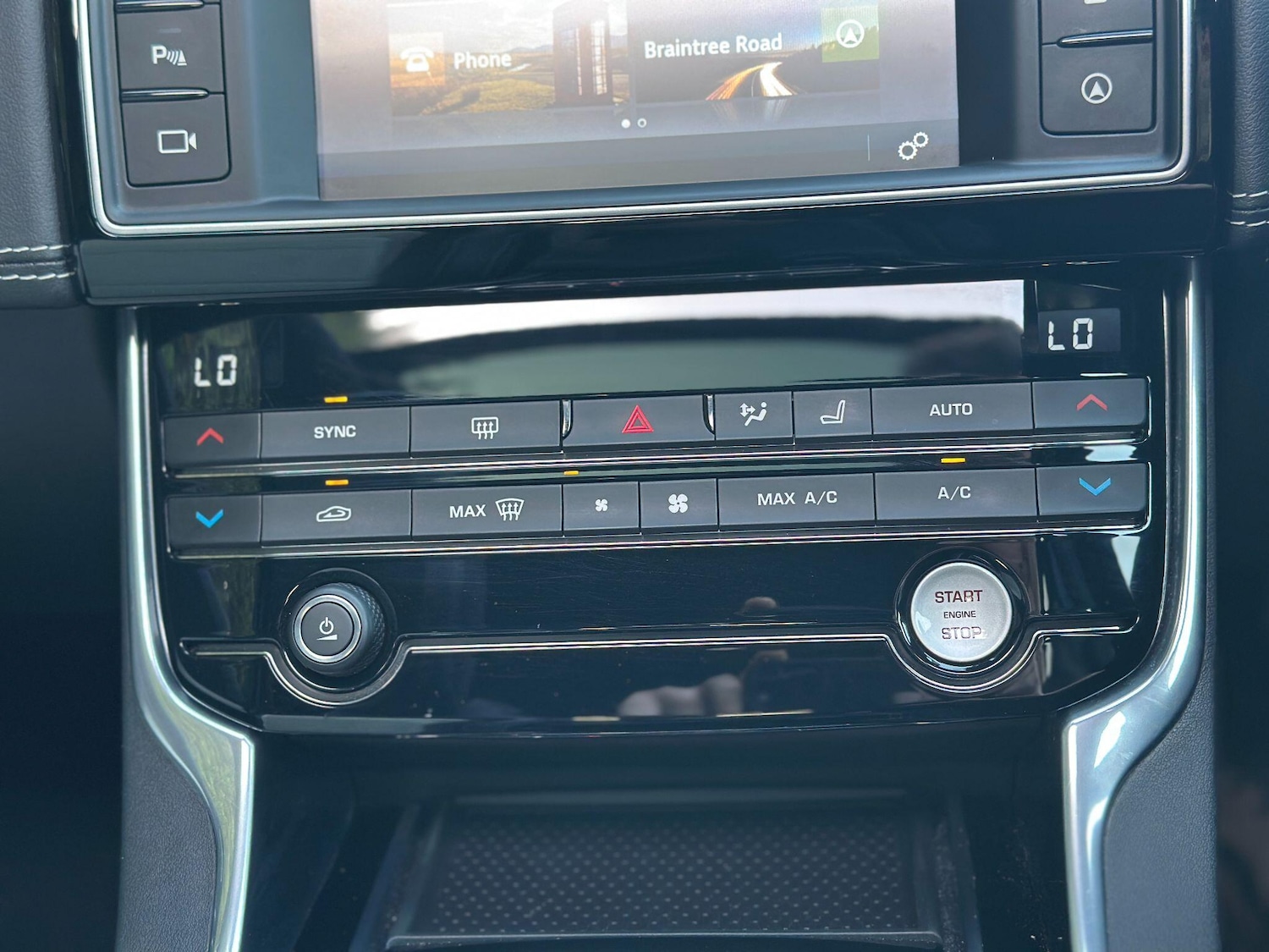 Used Jaguar XE 2016 for sale - 77671758: Photo 29