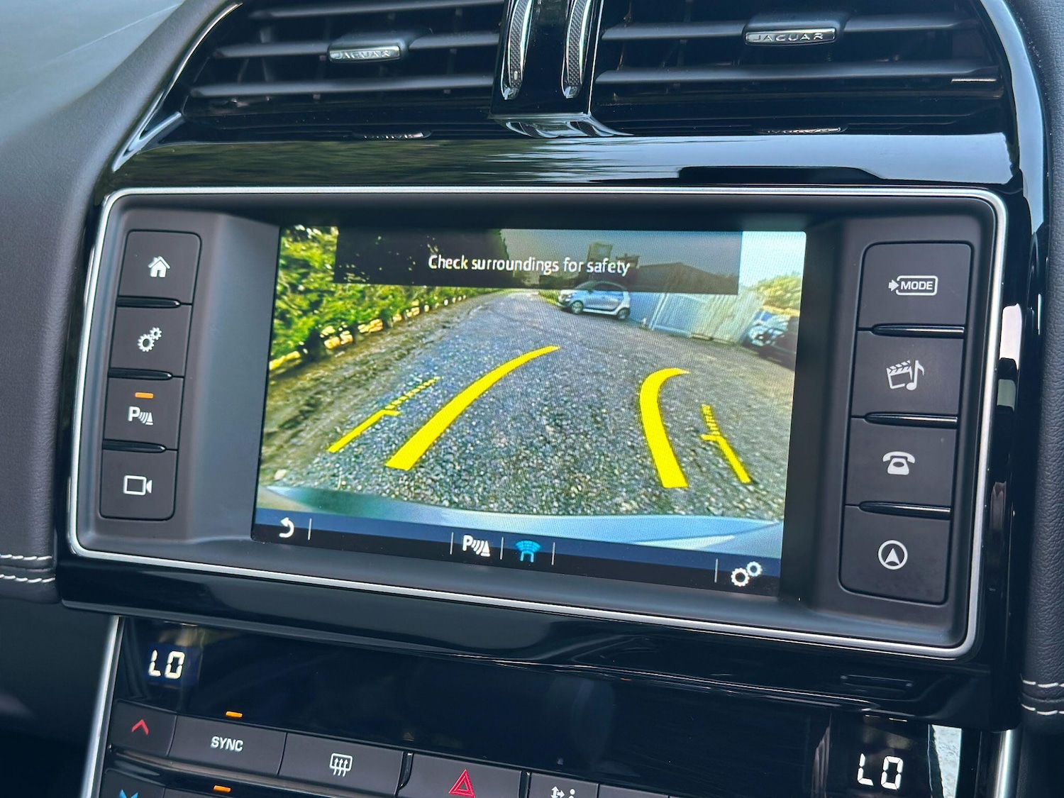 Used Jaguar XE 2016 for sale - 77671758: Photo 30