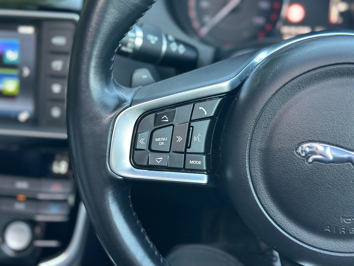 Used Jaguar XE 2016 for sale - 77671758: Photo 39