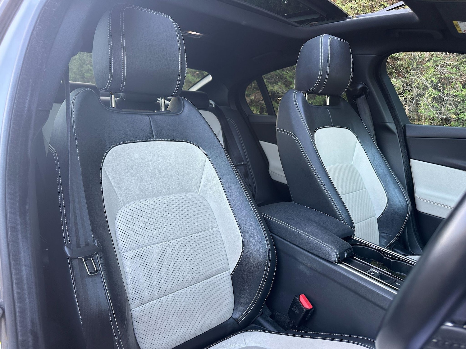 Used Jaguar XE 2016 for sale - 77671758: Photo 9