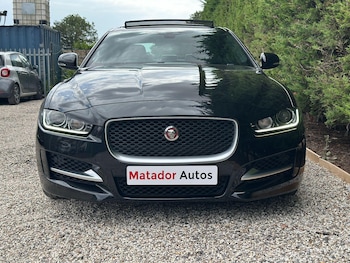 Used Jaguar XE 2015 for sale - 79304310: Photo