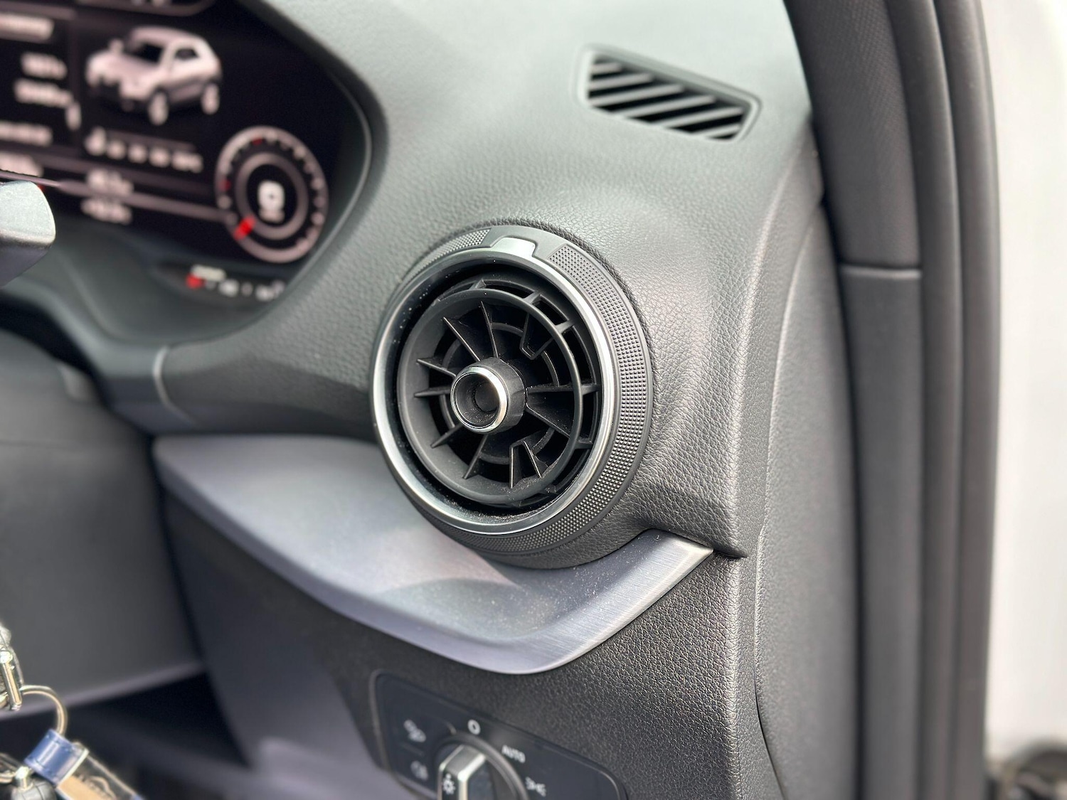 Used Audi Q2 for sale - 77683053: Photo 14