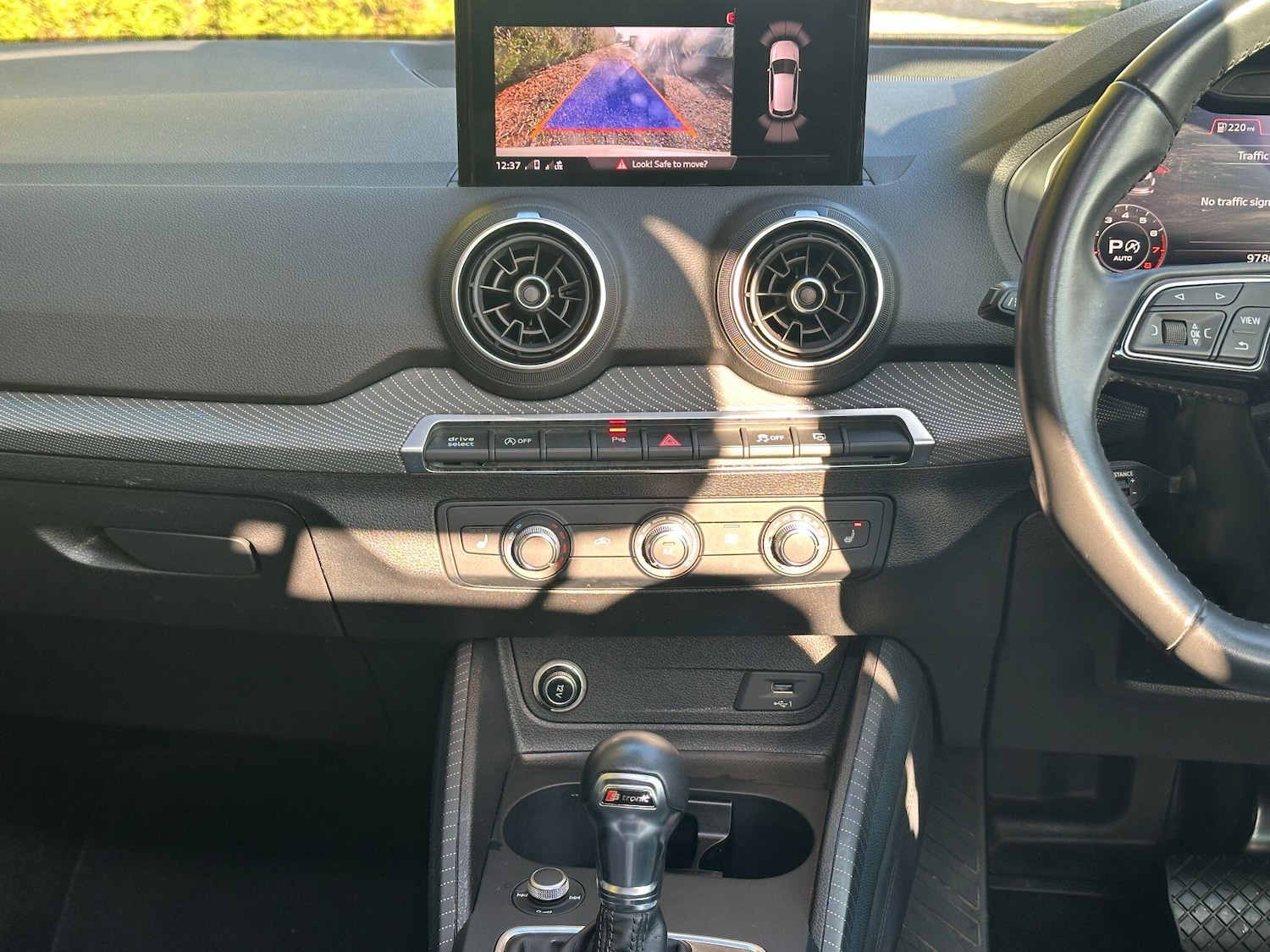 Used Audi Q2 for sale - 77266631: Photo 29