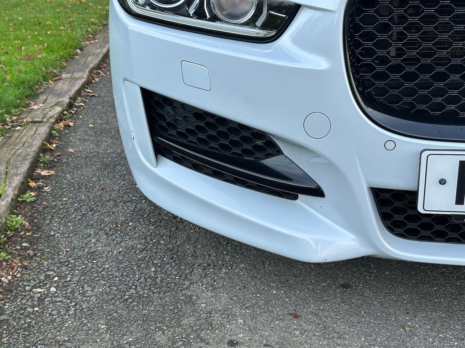 Used Jaguar XE 2016 for sale - 76572495: Photo 14