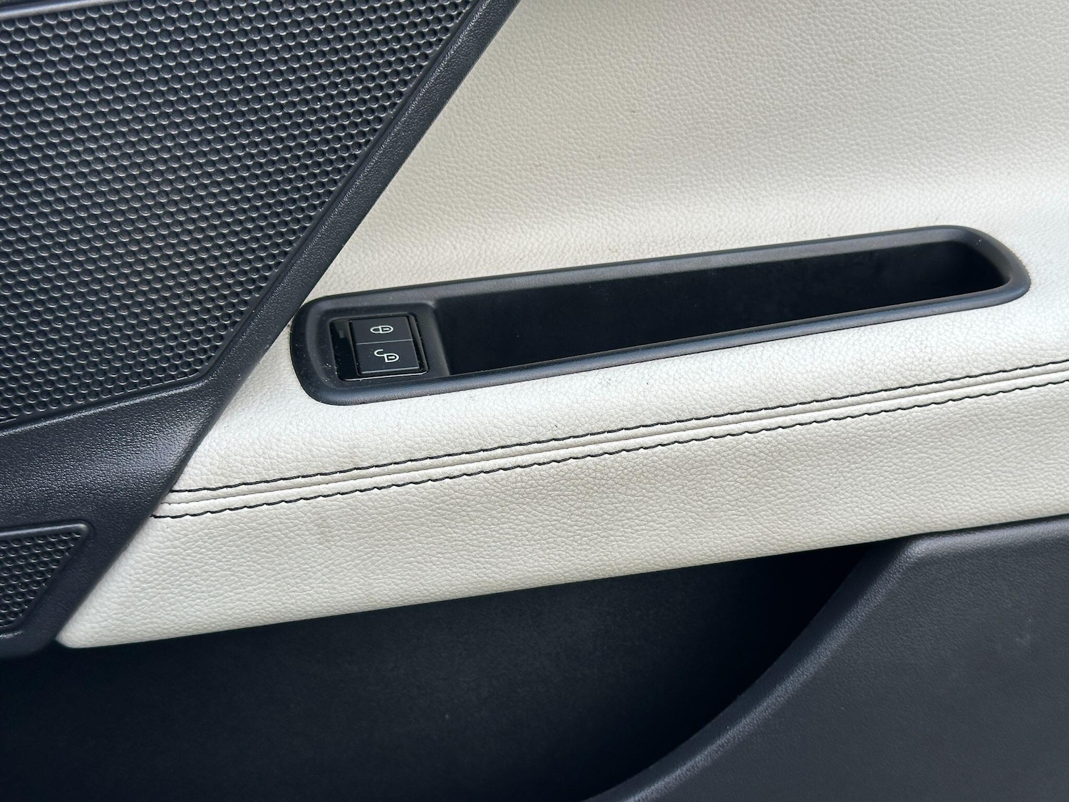 Used Jaguar XE 2016 for sale - 76572495: Photo 16