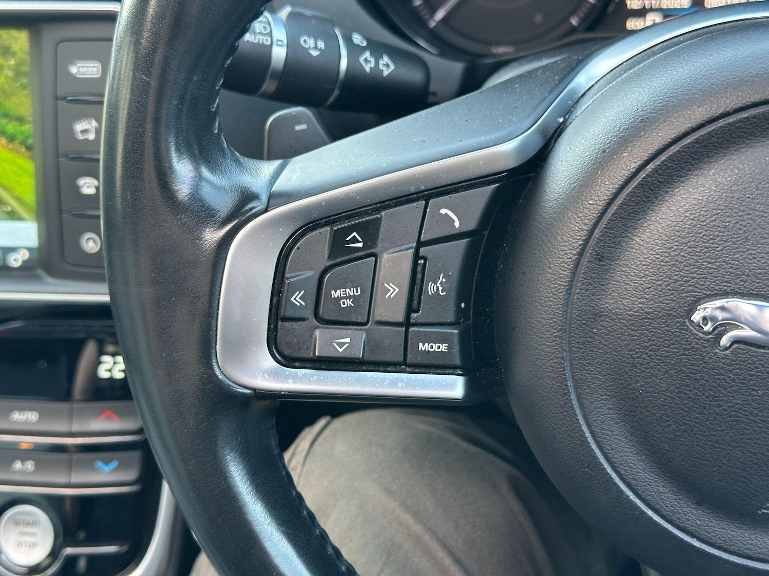 Used Jaguar XE 2016 for sale - 76572495: Photo 17