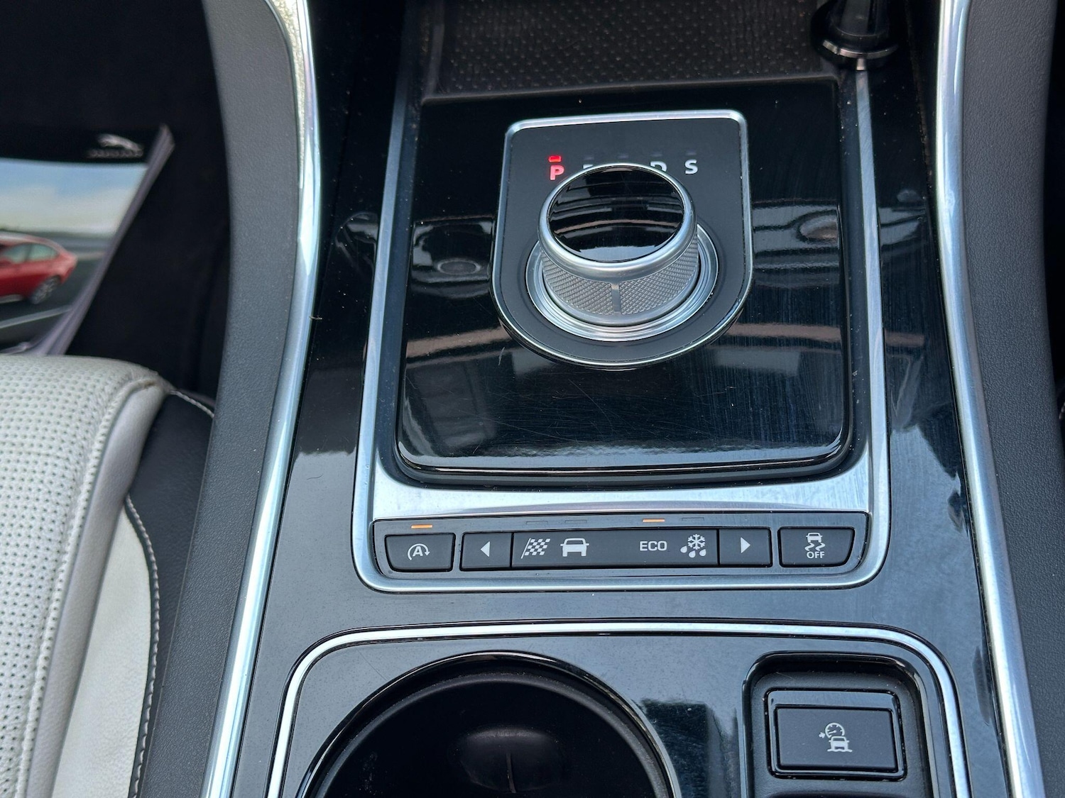 Used Jaguar XE 2016 for sale - 76572495: Photo 20