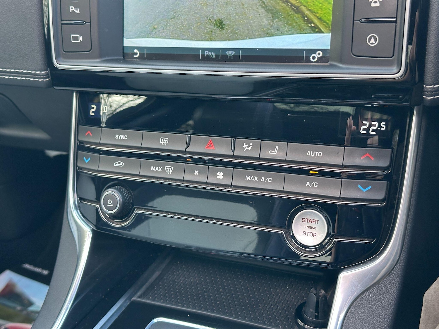 Used Jaguar XE 2016 for sale - 76572495: Photo 35