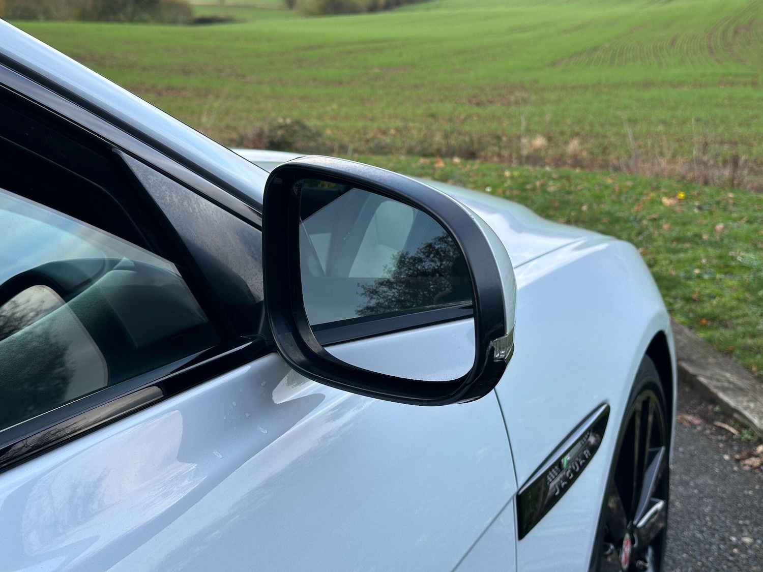 Used Jaguar XE 2016 for sale - 76572495: Photo 39