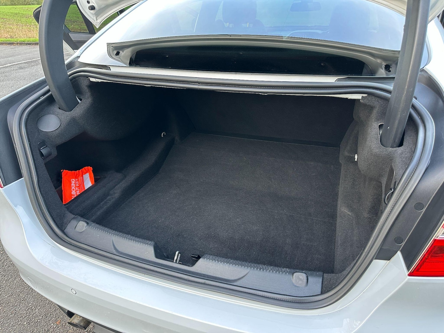 Used Jaguar XE 2016 for sale - 76572495: Photo 41