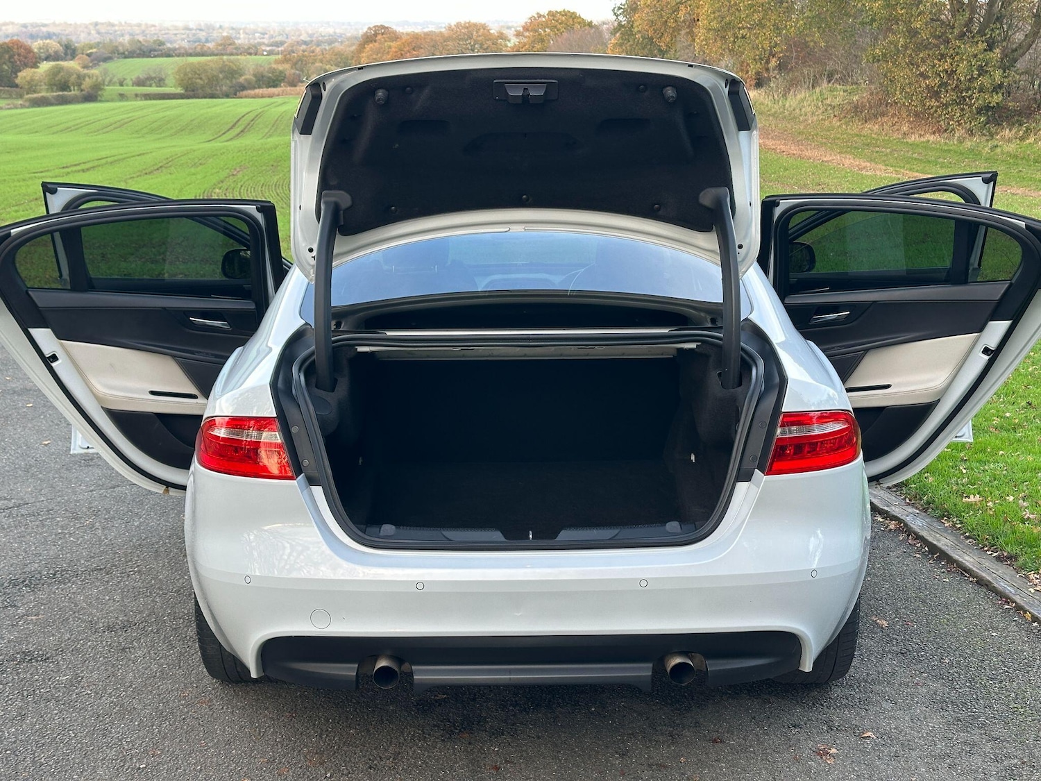 Used Jaguar XE 2016 for sale - 76572495: Photo 42