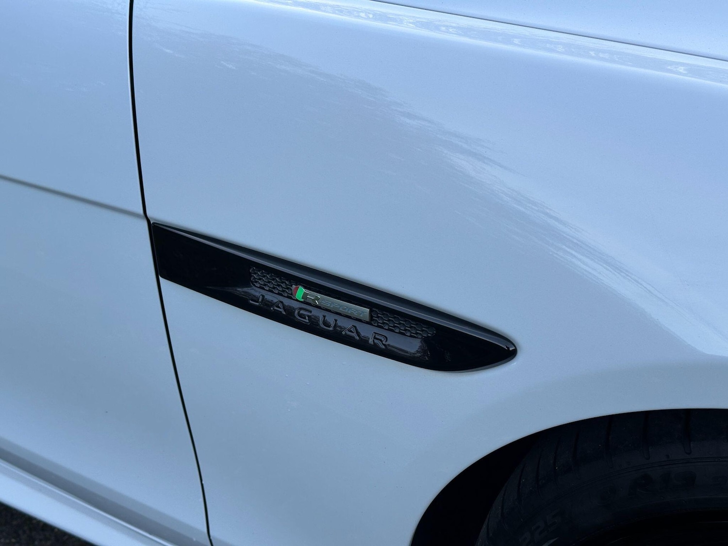 Used Jaguar XE 2016 for sale - 76572495: Photo 54