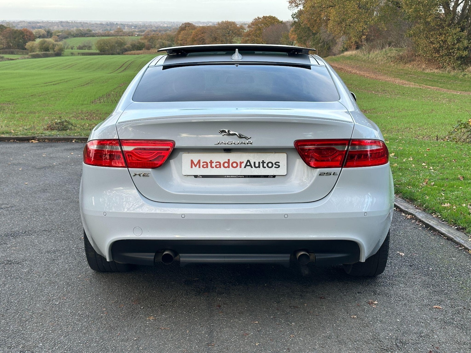 Used Jaguar XE 2016 for sale - 76572495: Photo 6