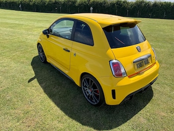Used Abarth 695 2017 for sale - 79375327: Photo