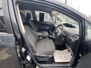 Used Toyota Verso 2015 for sale - 77110109: Photo