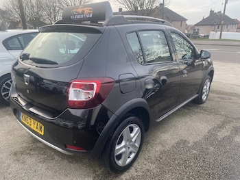 Used Dacia Sandero Stepway 2013 for sale - 77558657: Photo