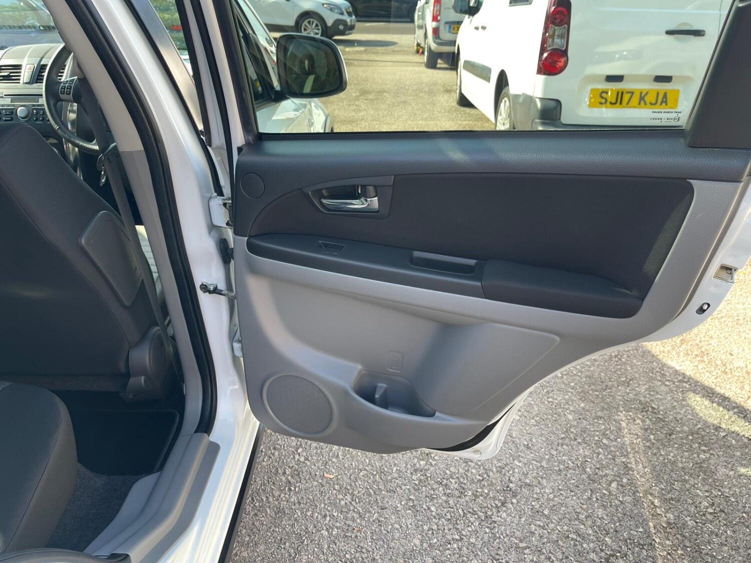 Used Suzuki SX4 2011 for sale - 77107647: Photo 16