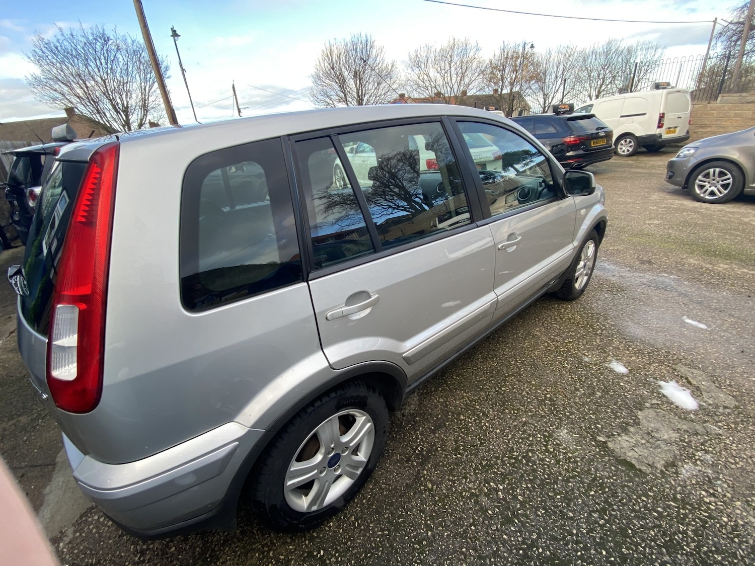Used Ford Fusion 2011 for sale - 76974271: Photo 2