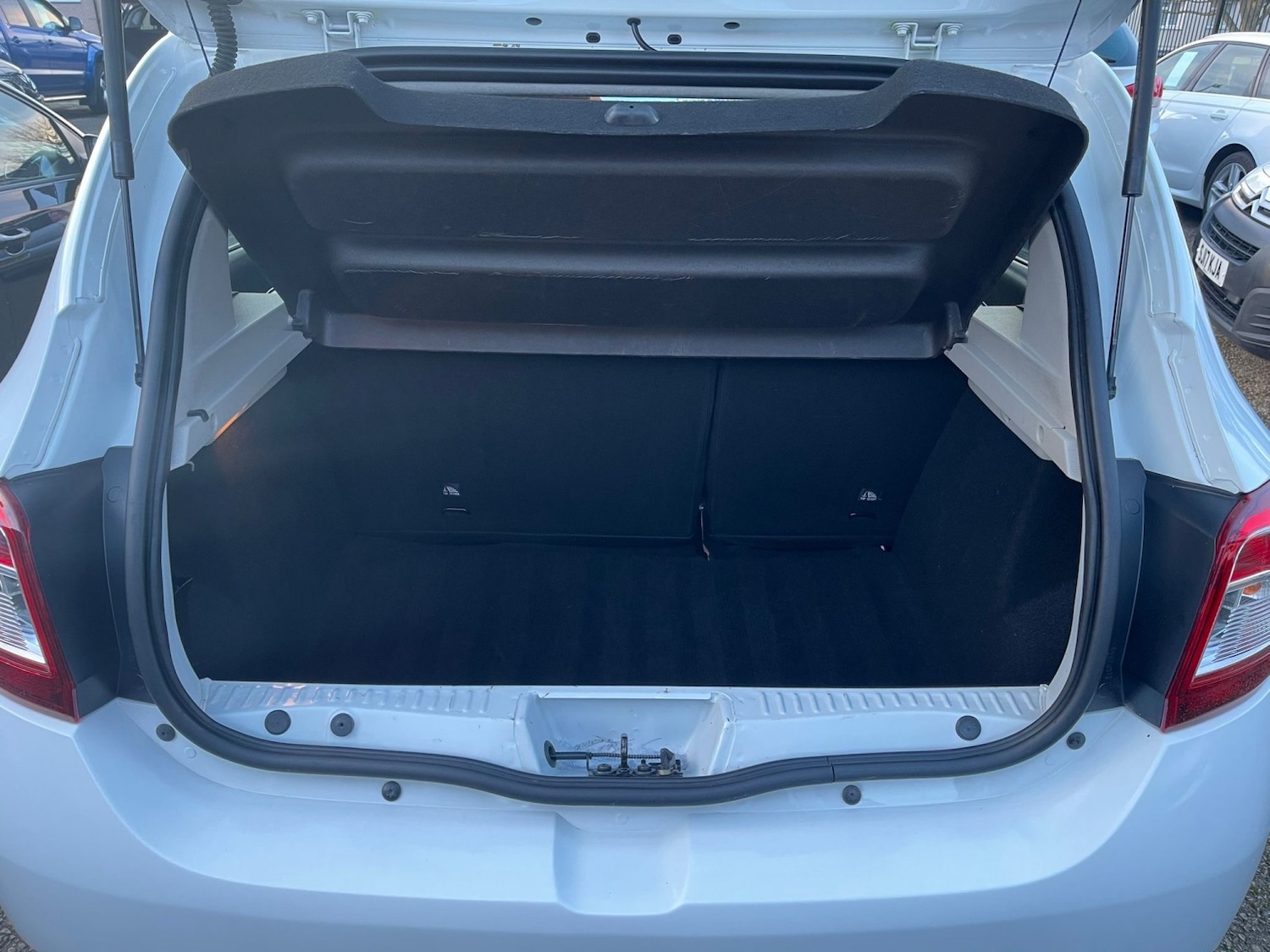 Used Dacia Sandero Stepway 2014 for sale - 77251216: Photo 10