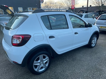 Used Dacia Sandero Stepway 2014 for sale - 77251216: Photo