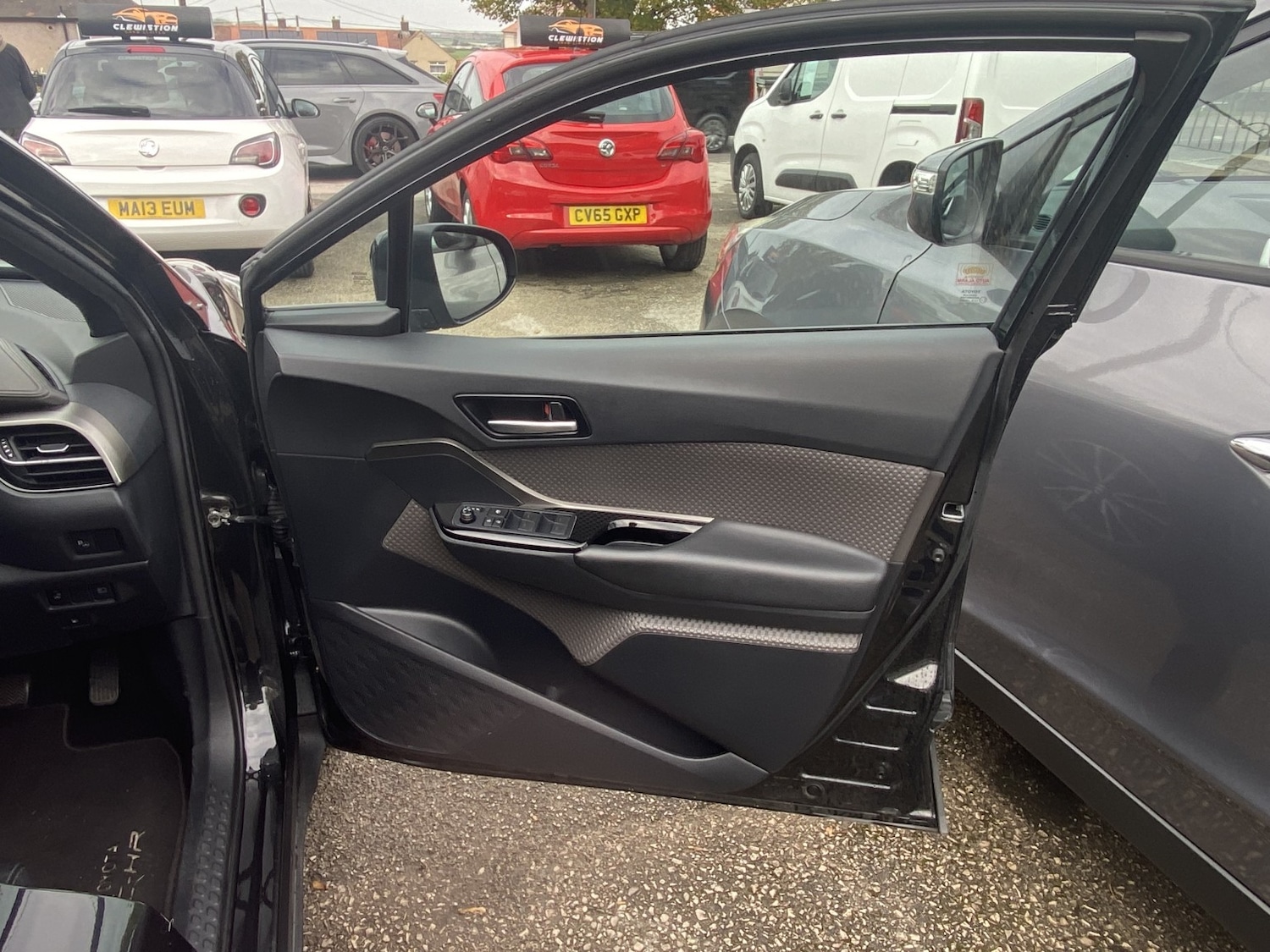 Used Toyota C-HR 2020 for sale - 78197941: Photo 5