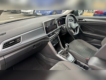 Used Volkswagen T-Roc 2022 for sale - 76415289: Photo