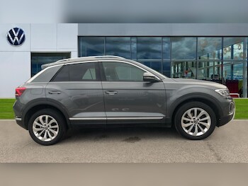 Used Volkswagen T-Roc 2022 for sale - 76415289: Photo