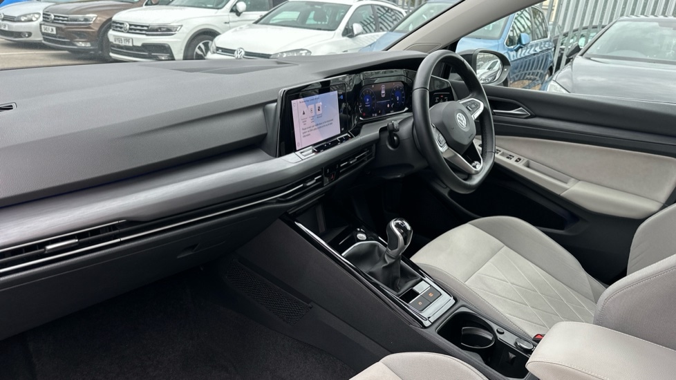 Used Volkswagen Golf 2022 for sale - 76870328: Photo 2