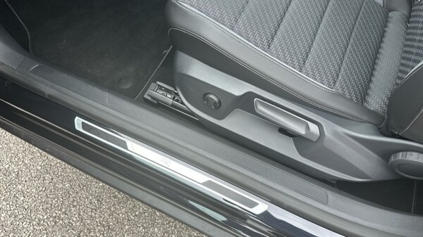 Used Volkswagen T-Roc 2025 for sale - 75534152: Photo 40