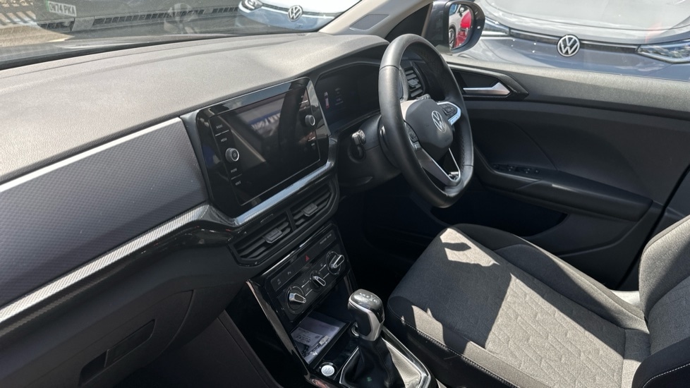 Used Volkswagen T-Cross 2024 for sale - 76130489: Photo 2