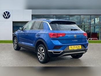 Used Volkswagen T-Roc 2021 for sale - 76999325: Photo