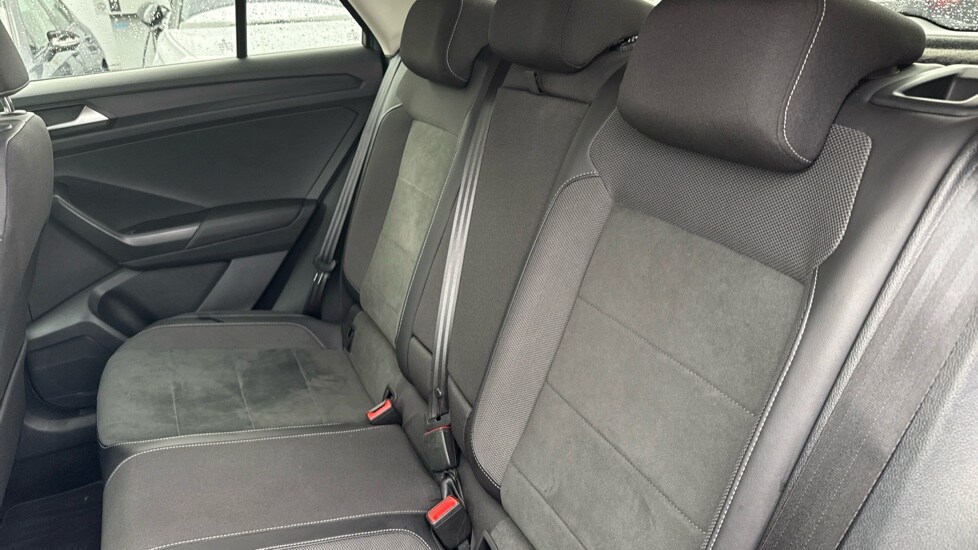 Used Volkswagen T-Roc 2024 for sale - 76869663: Photo 15