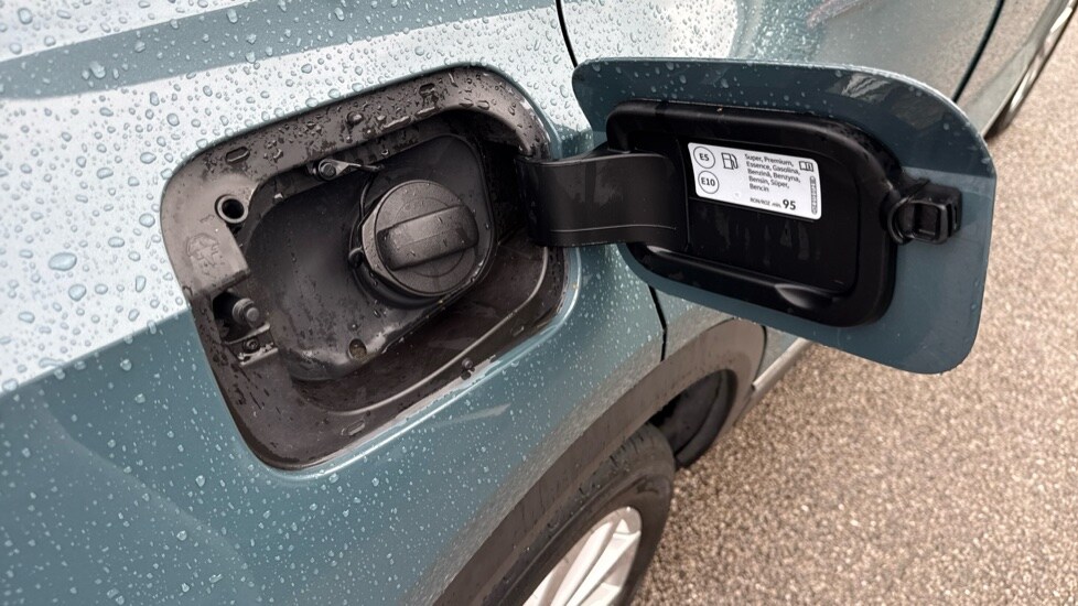 Used Volkswagen T-Roc 2024 for sale - 76869663: Photo 29