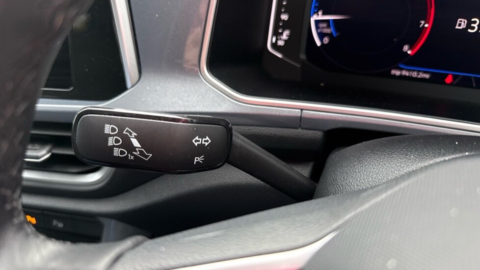 Used Volkswagen T-Roc 2024 for sale - 76869663: Photo 33