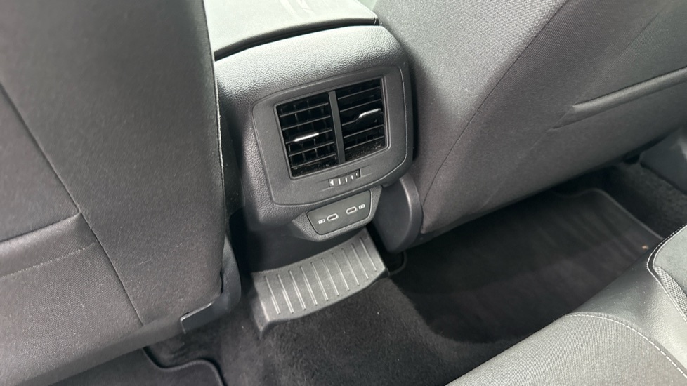 Used Volkswagen T-Roc 2024 for sale - 76869663: Photo 34