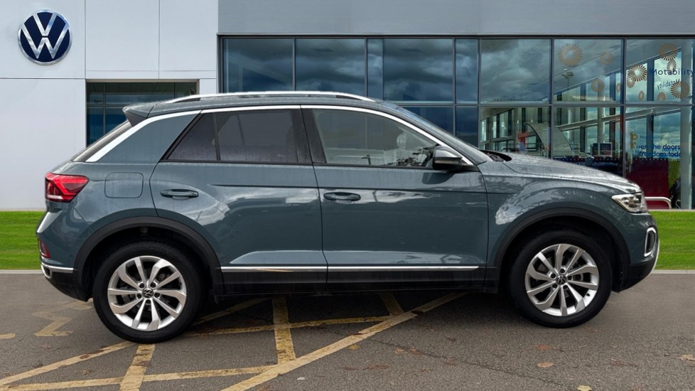 Used Volkswagen T-Roc 2024 for sale - 76869663: Photo 4