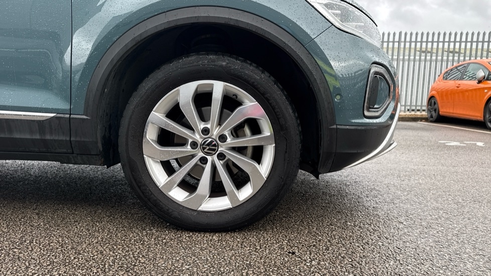 Used Volkswagen T-Roc 2024 for sale - 76869663: Photo 5