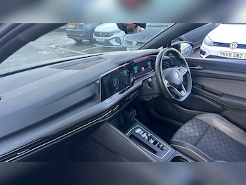 Used Volkswagen Golf 2020 for sale - 76873077: Photo