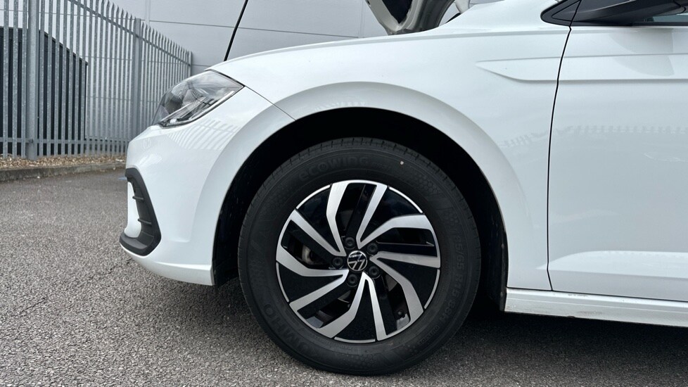 Used Volkswagen Polo 2024 for sale - 75660318: Photo 18