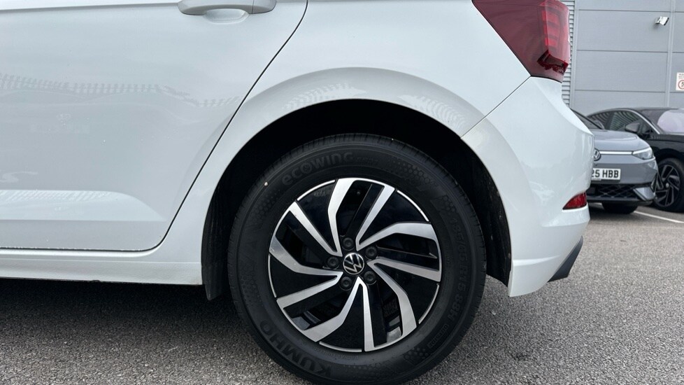 Used Volkswagen Polo 2024 for sale - 75660318: Photo 19