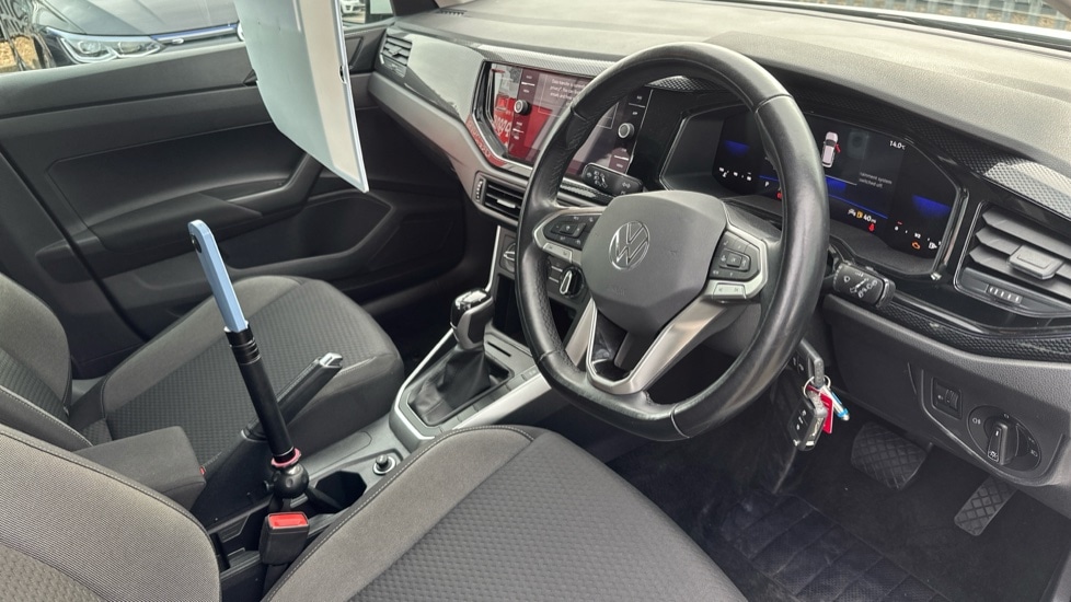 Used Volkswagen Polo 2024 for sale - 75660318: Photo 2