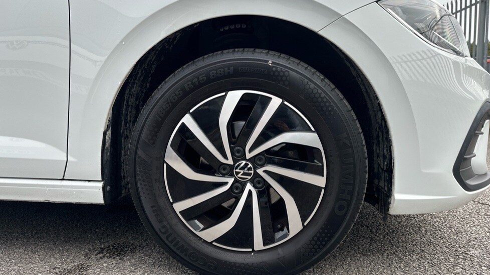 Used Volkswagen Polo 2024 for sale - 75660318: Photo 5