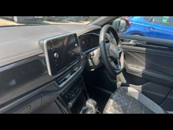 Used Volkswagen T-Roc 2024 for sale - 74845567: Photo