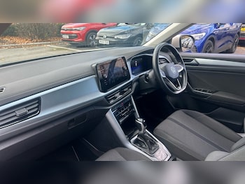 Used Volkswagen T-Roc 2023 for sale - 76438052: Photo