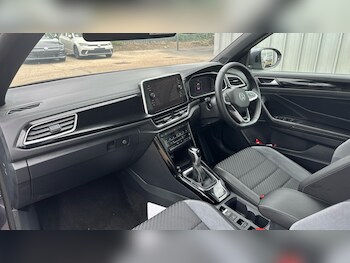 Used Volkswagen T-Roc 2025 for sale - 75472786: Photo