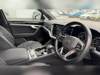 Used Volkswagen Touareg 2021 for sale - 77050940: Photo