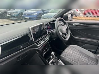 Used Volkswagen T-Roc 2025 for sale - 76908117: Photo