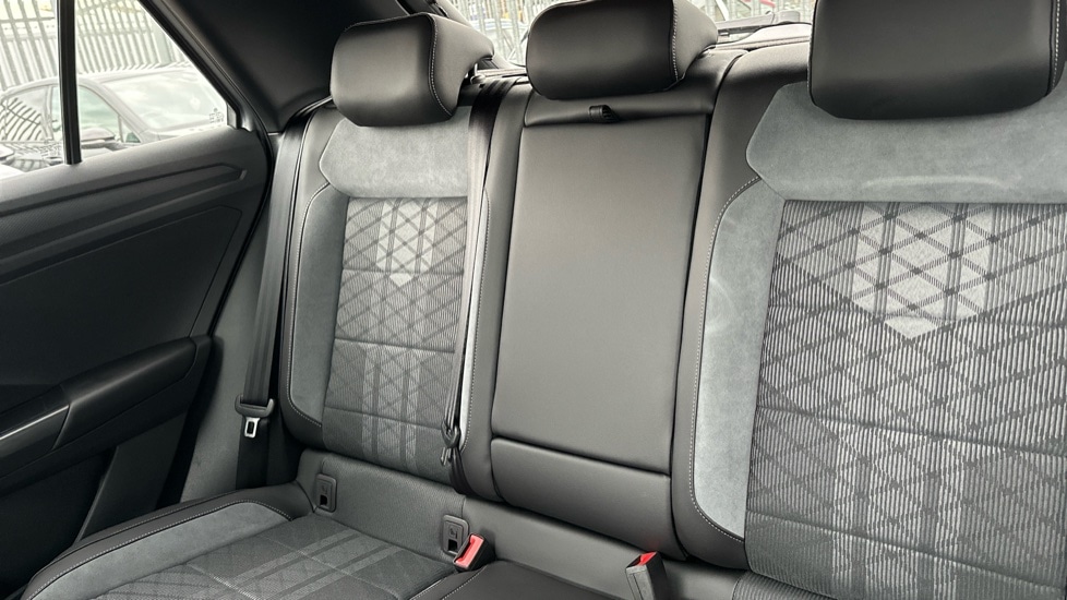 Used Volkswagen T-Roc 2025 for sale - 76873501: Photo 15