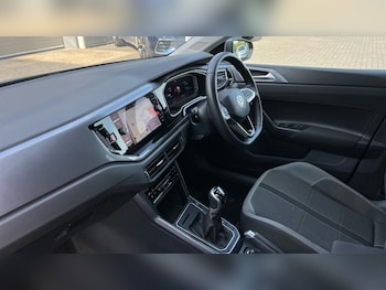 Used Volkswagen Polo 2022 for sale - 76154684: Photo 2